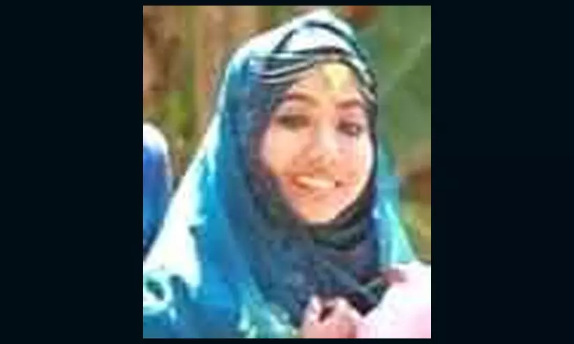 പൊള്ളലേറ്റ് മരിച്ച യുവതിയുടെ മൃതദേഹം ഖബറടക്കി