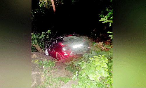 കുറ്റ്യാടി ചുരത്തിൽ വാഹനാപകടം തുടർക്കഥ കുറ്റ്യാടി ചുരത്തിൽ വാഹനാപകടം തുടർക്കഥ