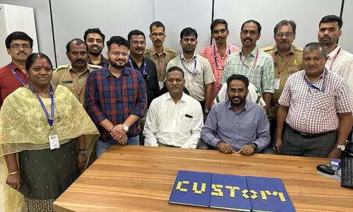 കരിപ്പൂരിൽ വിമാനത്തിന്‍റെ ടോയ്‍ലറ്റിൽ രണ്ട് കോടിയുടെ സ്വർണക്കട്ടികൾ