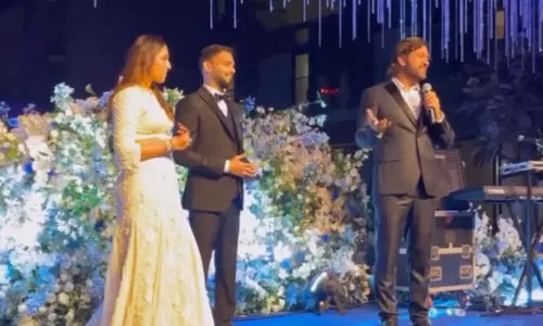 പന്തിന്‍റെ സഹോദരിക്ക് ആശംസകൾ നേർന്ന് ധോണി! വിവാഹ നിശ്ചയ ചടങ്ങിൽ ചിരിയടക്കാനാകാതെ അതിഥികൾ