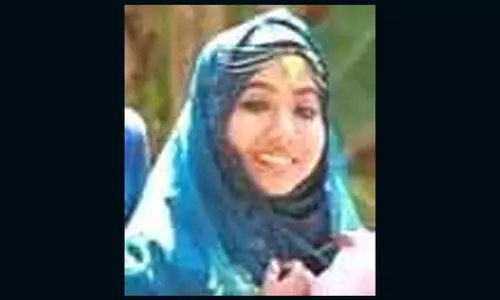 പൊള്ളലേറ്റ് മരിച്ച യുവതിയുടെ മൃതദേഹം ഖബറടക്കി