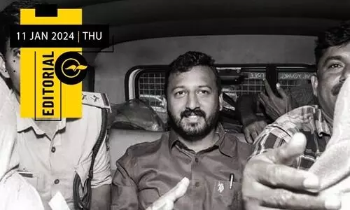 പൊ​ലീ​സ് ഇ​ത്ര​മാ​ത്രം അ​പ​ഹാ​സ്യ​മാ​വ​രു​ത്