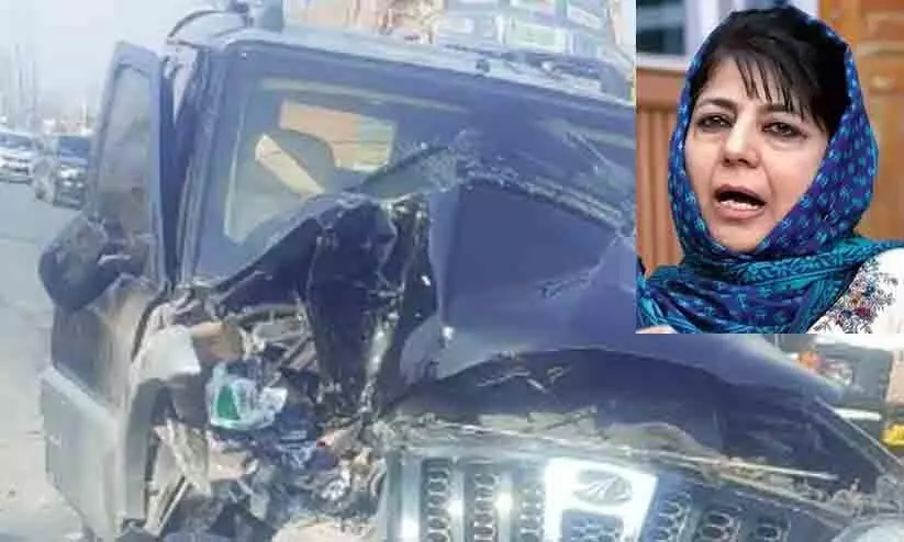 PDP Chief Mehbooba Mufti escapes unhurt After her car meets with accident