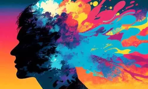 മ​ഴ ന​ന​യു​ന്ന കാ​റ്റ്