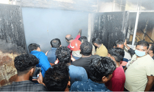 തോട്ടടയിൽ വസ്ത്രവ്യാപാര കേന്ദ്രത്തിൽ വൻ തീപിടിത്തം