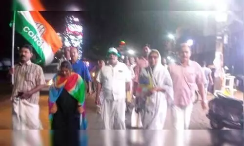 രാഹുൽ മാങ്കൂട്ടത്തിലിന്റെ അറസ്റ്റിൽ പ്രതിഷേധം