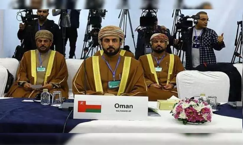 ഇ​റാ​നി​ലെ തെഹ്‌​റാ​നി​ൽ ന​ട​ന്ന​ യോ​ഗ​ത്തി​ൽ ഒ​മാ​ൻ പ്ര​തി​നി​ധി​ക​ൾ