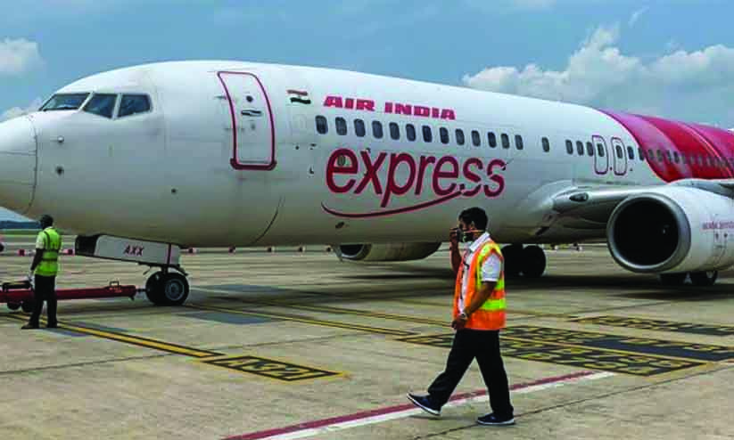എയർ ഇന്ത്യ എക്സ്പ്രസ് കോഴിക്കോട് വിമാനം പുറപ്പെടാൻ വൈകി എയർ ഇന്ത്യ എക്സ്പ്രസ് കോഴിക്കോട് വിമാനം പുറപ്പെടാൻ വൈകി