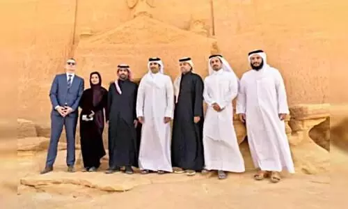 സൗ​ദി സാം​സ്​​കാ​രി​ക മ​ന്ത്രി അ​മീ​ർ ബ​ദ​ർ ബി​ൻ അ​ബ്​​ദു​ല്ല ബി​ൻ ഫ​ർ​ഹാ​നും ഖ​ത്ത​ർ സാം​സ്​​കാ​രി​ക മ​ന്ത്രി ശൈ​ഖ്​ അ​ബ്​​ദു​റ​ഹ്​​മാ​ൻ ബി​ൻ ഹ​മ​ദ് അ​ൽ​താ​നി​യും അ​ൽ​ഉ​ല​യി​ൽ