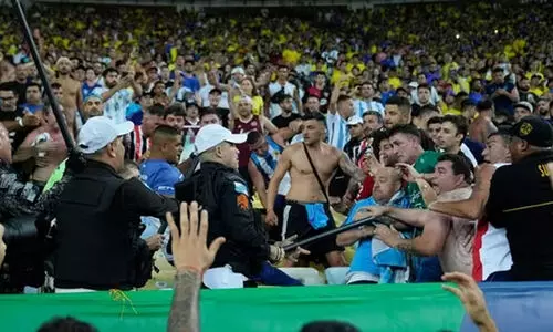 മാറക്കാനയിലെ ‘ഏറ്റുമുട്ടൽ’; ബ്രസീലിനും അർജന്റീനക്കും പിഴയിട്ട് ഫിഫ മാറക്കാനയിലെ ‘ഏറ്റുമുട്ടൽ’; ബ്രസീലിനും അർജന്റീനക്കും പിഴയിട്ട് ഫിഫ