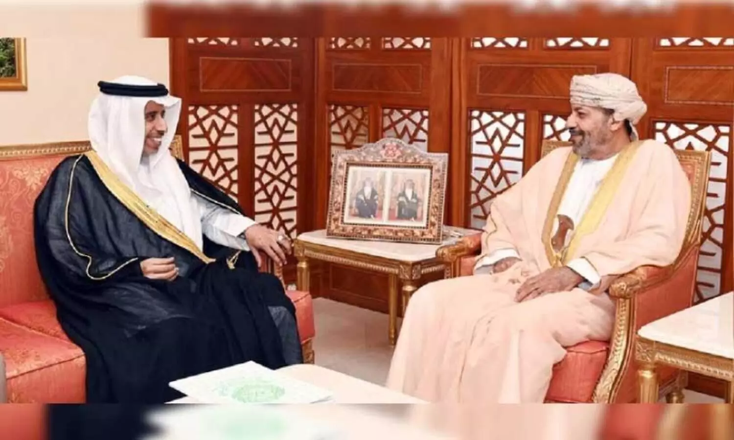 ആ​ഭ്യ​ന്ത​ര മ​ന്ത്രി​യു​മാ​യി കൂ​ടി​ക്കാ​ഴ്ച ന​ട​ത്തി