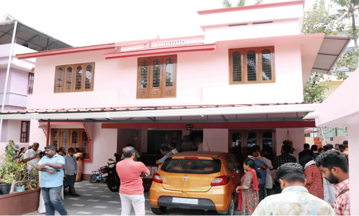 കൂട്ടമരണത്തിന്‍റെ ഞെട്ടലിൽ കൊല്ലം നഗരം