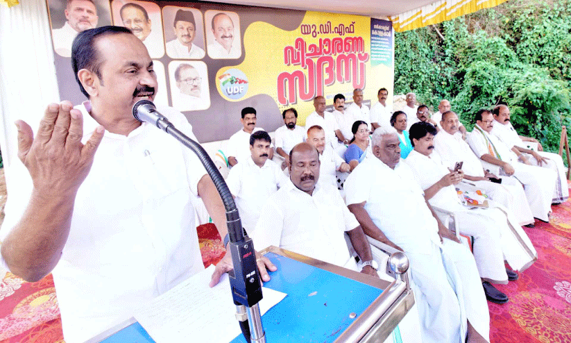 മ്യൂ​സി​യ​ത്തി​ല്‍ വെ​ക്കേ​ണ്ട​ത് ന​വ​കേ​ര​ള ബ​സ​ിൽ സ​ഞ്ച​രി​ച്ച​വ​രെ -വി.​ഡി. സ​തീ​ശ​ന്‍