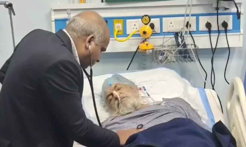 ഡോക്ടർ മരിച്ചെന്ന് വിധിയെഴുതിയ വയോധികന് പുനർജന്മം നൽകി റോഡിലെ കുഴി