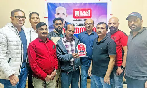 കേ​ളി അം​ഗം ല​ക്ഷ്മ​ണ​ന് യാ​ത്ര​യ​യ​പ്പ് ന​ൽ​കി