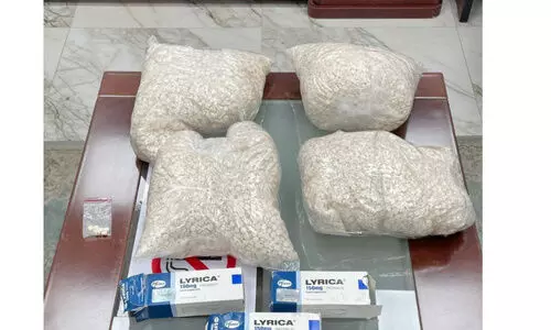 കുവൈത്തിലേ​ക്ക് ക​ട​ത്താ​ൻ ശ്ര​മി​ച്ച നാ​ർ​ക്കോ​ട്ടി​ക് ഗു​ളി​ക​ക​ൾ പി​ടി​കൂ​ടി