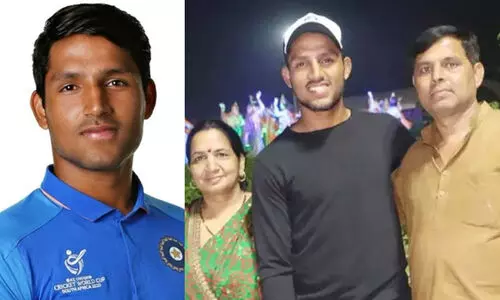 ‘ക്രിക്കറ്റ് ബാറ്റ് വാങ്ങാൻ അച്ഛൻ കടം വാങ്ങി, കിറ്റ് വാങ്ങാൻ അമ്മ സ്വർണ ചെയിൻ വിറ്റു’; ഇന്ത്യൻ ടീമിലേക്ക് ധ്രുവ് ജുറേലിന്റെ വരവിങ്ങനെ...