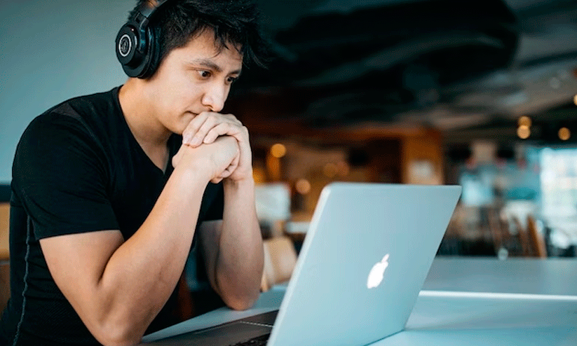 മാനേജ്മെന്റ്, കമ്പ്യൂട്ടർ ആപ്ലിക്കേഷൻസ് ബിരുദ കോഴ്സുകളും എ.ഐ.സി.ടി.ഇ നിയന്ത്രണത്തിൽ