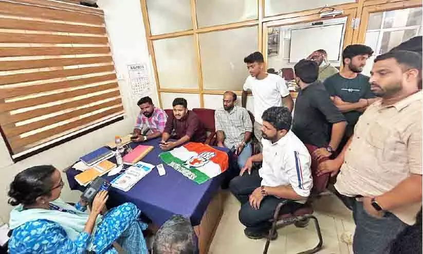 ബീച്ച് ആശുപത്രിയിൽ എക്സ്റേ ഫിലിമില്ല: പ്രതിഷേധം,   സംഘർഷാവസ്ഥ