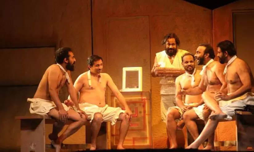 ‘മൂക്ക്’ പ്രചോദനമായി; ഇന്ത്യൻ സാഹചര്യം വരച്ചുകാട്ടി ‘ടോയ്മാൻ’ ‘മൂക്ക്’ പ്രചോദനമായി; ഇന്ത്യൻ സാഹചര്യം വരച്ചുകാട്ടി ‘ടോയ്മാൻ’