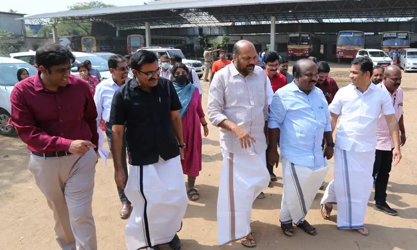 എറണാകുളം കെ.എസ്.ആർ.ടി.സി സ്റ്റാൻഡ് നവീകരണം: ഫെബ്രുവരിയിൽ നടത്തുമെന്ന് പി. രാജീവ് എറണാകുളം കെ.എസ്.ആർ.ടി.സി സ്റ്റാൻഡ് നവീകരണം: ഫെബ്രുവരിയിൽ നടത്തുമെന്ന് പി. രാജീവ്