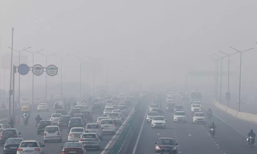 വാ​യു​ ഗു​ണ​നി​ല​വാ​രം മോ​ശ​മാ​യ​തോ​ടെ ഡൽഹിയിൽ അത്യാവശ്യമല്ലാത്ത നിർമാണത്തിന് വിലക്ക്