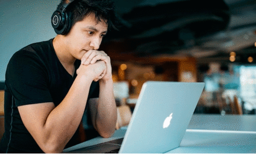 മാനേജ്മെന്റ്, കമ്പ്യൂട്ടർ ആപ്ലിക്കേഷൻസ് ബിരുദ കോഴ്സുകളും എ.ഐ.സി.ടി.ഇ നിയന്ത്രണത്തിൽ