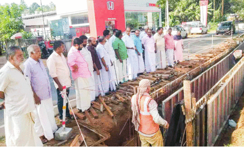 കൊ​ച്ചി-​ധ​നു​ഷ്​​കോ​ടി  ദേ​ശീ​യ​പാ​ത ന​വീ​ക​ര​ണം  അ​ശാ​സ്ത്രീ​യം -എ​ൽ.​ഡി.​എ​ഫ്