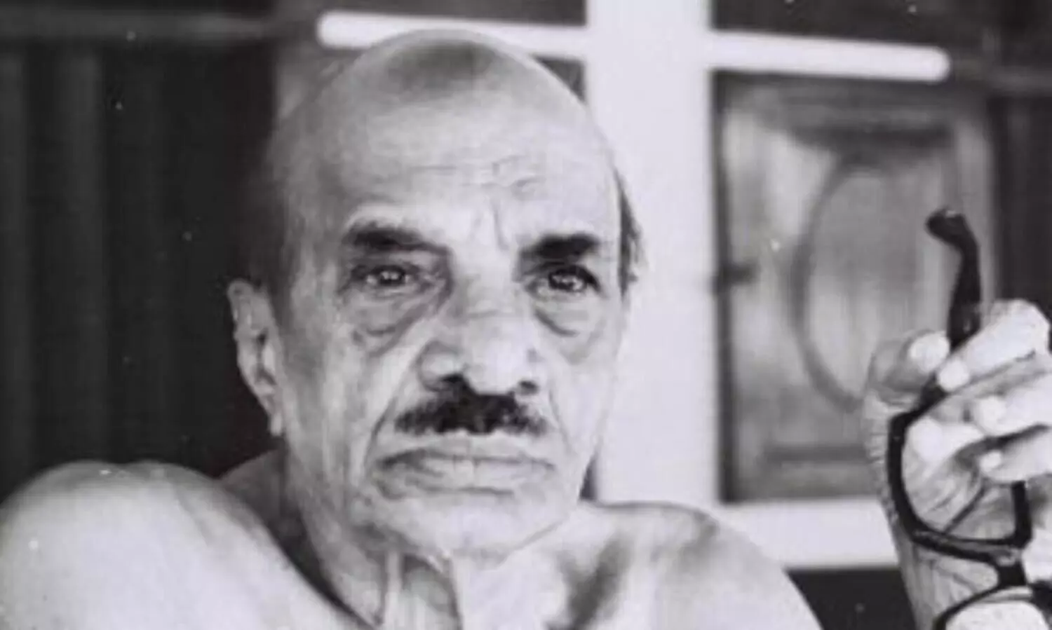 Vaikom Muhammad Basheer Novel  Ntuppuppakkoranendarnnu Drama In Thiruvananthapuram