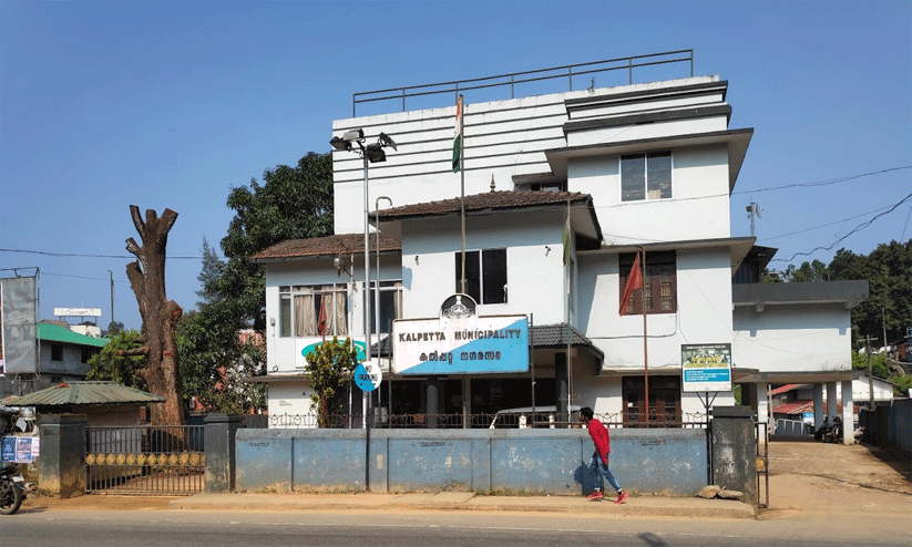 കൽപറ്റ നഗരസഭ ചെയർമാൻ; കോൺഗ്രസിൽ ഭിന്നത രൂക്ഷം കൽപറ്റ നഗരസഭ ചെയർമാൻ; കോൺഗ്രസിൽ ഭിന്നത രൂക്ഷം