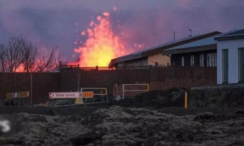 ഐസ്‍ലാൻഡിൽ വീണ്ടും അഗ്നിപർവ്വത സ്ഫോടനം; നഗരത്തെ വിഴുങ്ങി ലാവ, വീടുകൾ കത്തിനശിച്ചു