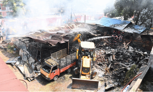 കൊല്ലത്ത്​ ഹാർഡ്​​വെയർ ​കട​യിൽ വൻ തീപിടിത്തം