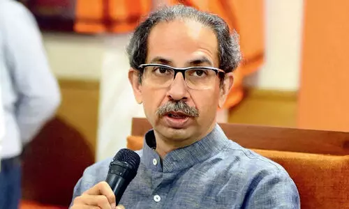 സ്പീക്കറുടെ നടപടിക്കെതിരെ സുപ്രീംകോടതിയെ സമീപിച്ച് ഉദ്ധവ് താക്കറെ