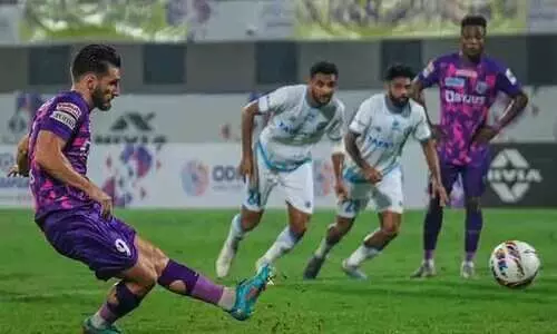 ബ്ലാസ്റ്റേഴ്സ്- ജാം​ഷ​ഡ്പുർ മത്സരം; ആദ്യ പകുതി 1-1 സമനിലയിൽ