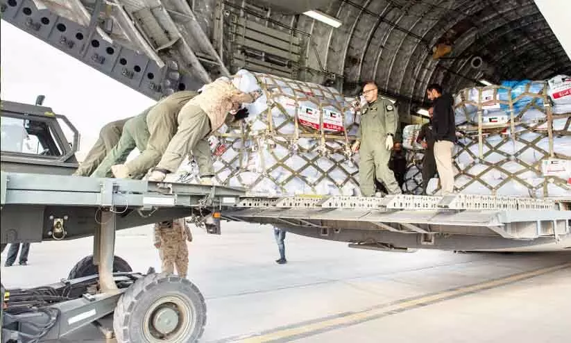 ഫലസ്തീന് സഹായം തുടരുന്നു: 40 ടൺ വസ്തുക്കളുമായി കുവൈത്തിൽനിന്ന് 40ാമത് വിമാനം