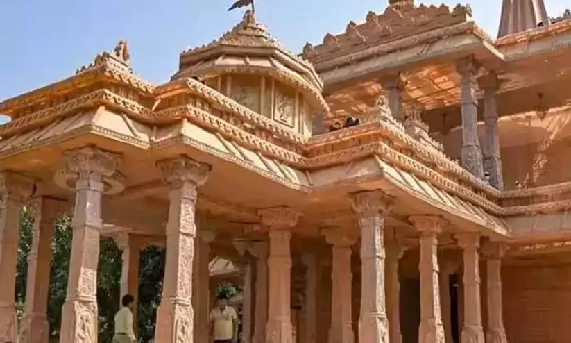 രാമക്ഷേത്ര മറവിൽ വ്യാപക തട്ടിപ്പ്; വി.വി.ഐ.പി ദർശനവും സൗജന്യ പ്രസാദവും നൽകുമെന്ന് വാഗ്ദാനം രാമക്ഷേത്ര മറവിൽ വ്യാപക തട്ടിപ്പ്; വി.വി.ഐ.പി ദർശനവും സൗജന്യ പ്രസാദവും നൽകുമെന്ന് വാഗ്ദാനം