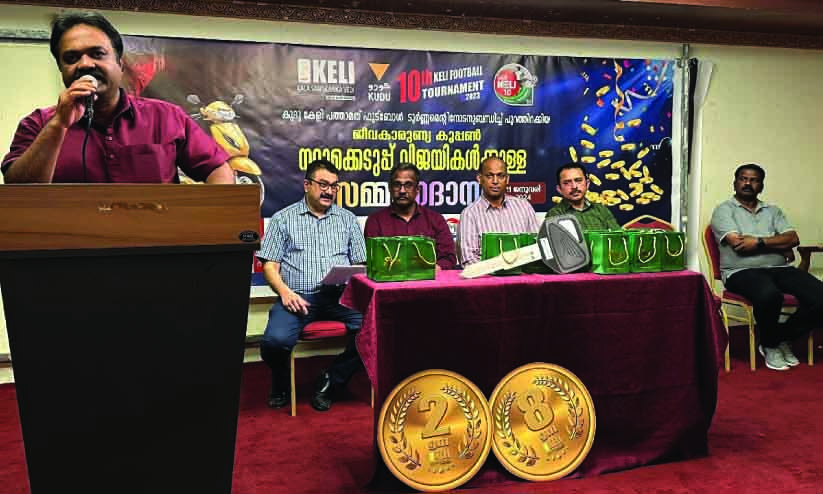 കേ​ളി ഫു​ട്​​ബാ​ൾ സ​മ്മാ​ന പ​ദ്ധ​തി: സ​മ്മാ​ന​ങ്ങ​ൾ വി​ത​ര​ണം ചെ​യ്തു