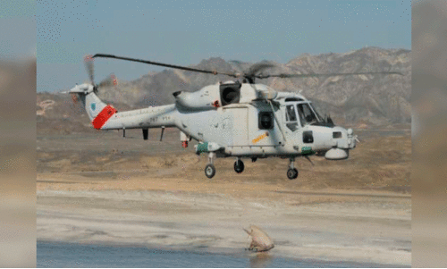 സ്വ​ദേ​ശി പൗ​ര​യെ ഹെ​ലി​കോ​പ്​​ട​റി​ൽ ആ​ശു​പ​ത്രി​യി​ലെ​ത്തി​ച്ചു