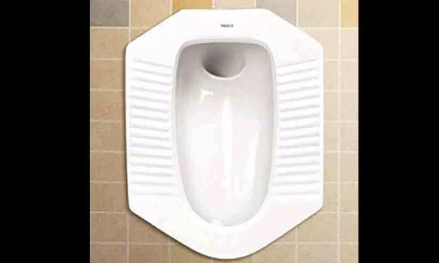 ആശുപത്രിയിലെ  ക്ലോസറ്റിൽ യുവതിയുടെ കാലു കുടുങ്ങി; ഫയർഫോഴ്സ് എത്തി രക്ഷിച്ചു