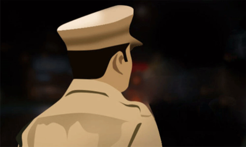 പൊ​ലീ​സി​ന്റെ അ​വ​സ​രോ​ചി​ത ഇ​ട​പെ​ട​ൽ; ആ​ത്മ​ഹ​ത്യ​യി​ൽനി​ന്ന് ര​ക്ഷ​പ്പെ​ട്ട് കു​ടും​ബം