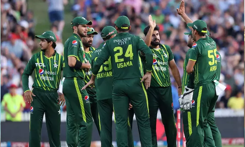 പാകിസ്താൻ ക്രിക്കറ്റിലെ കറുത്തദിനം...! ന്യൂസിലൻഡിനോടും പരമ്പര തോറ്റതോടെ പൊട്ടിത്തെറിച്ച് ആരാധകർ