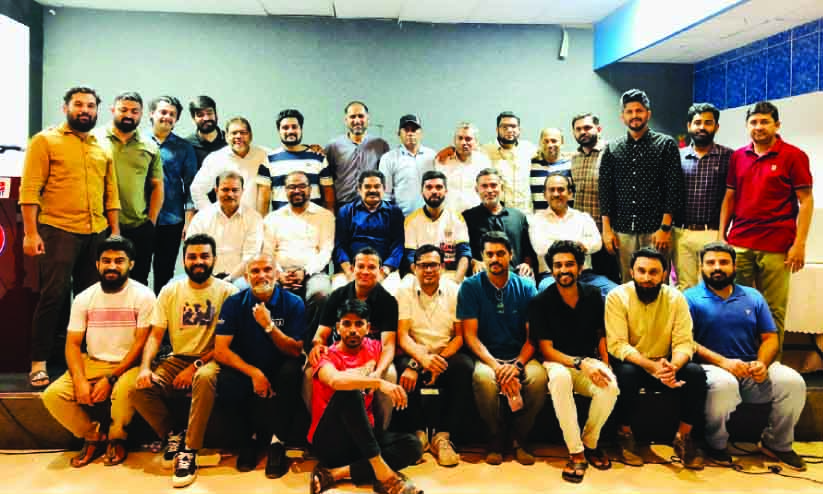 ഷ​ഫീ​റി​ന് ഫ്രൈ​ഡേ ക്ല​ബ് യാ​ത്ര​യ​യ​പ്പ് ന​ൽ​കി