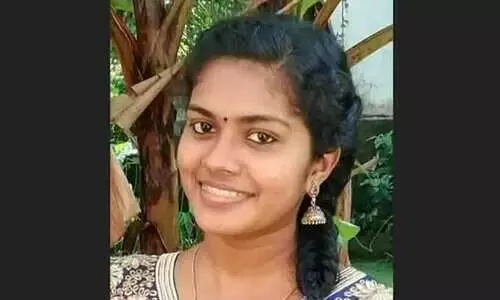 എട്ടാം ക്ലാസിൽ പഠിക്കുമ്പോൾ ഐ.എ.എസ് ഓഫിസറാകുന്നത് സ്വപ്നം കണ്ടു; നാലാമത്തെ ശ്രമത്തിൽ സിവിൽ സർവീസ് നേട്ടം എട്ടാം ക്ലാസിൽ പഠിക്കുമ്പോൾ ഐ.എ.എസ് ഓഫിസറാകുന്നത് സ്വപ്നം കണ്ടു; നാലാമത്തെ ശ്രമത്തിൽ സിവിൽ സർവീസ് നേട്ടം