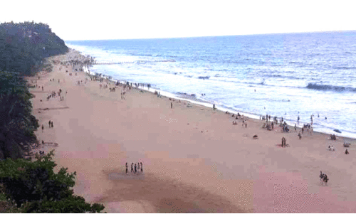 സഞ്ചാരികൾ ഒഴുകുന്നു; പാപനാശത്ത്​​ സുരക്ഷ സംവിധാനമില്ല