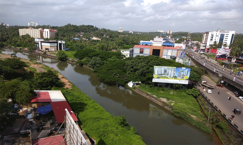 വീണ്ടും മാലിന്യം; കനോലി കനാലിൽ പരിശോധന ശക്തമാക്കി വീണ്ടും മാലിന്യം; കനോലി കനാലിൽ പരിശോധന ശക്തമാക്കി