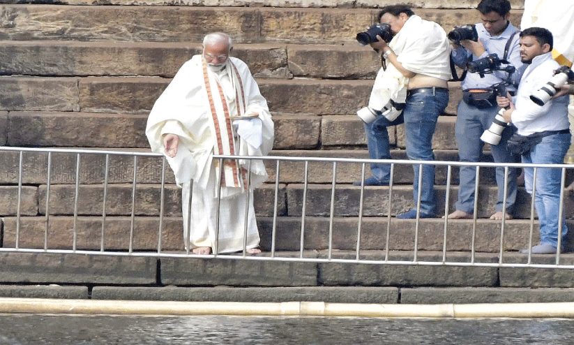 തൃപ്രയാർ ശ്രീരാമ ക്ഷേത്ര ദർശനം നടത്തിയ ആദ്യ പ്രധാനമന്ത്രി തൃപ്രയാർ ശ്രീരാമ ക്ഷേത്ര ദർശനം നടത്തിയ ആദ്യ പ്രധാനമന്ത്രി