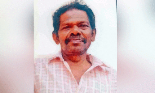 ശബരിമലയിൽ കാണാതായ വയോധികനെ കണ്ടെത്താനായില്ല; നിസ്സഹായരായി പട്ടികജാതി കുടുംബം ശബരിമലയിൽ കാണാതായ വയോധികനെ കണ്ടെത്താനായില്ല; നിസ്സഹായരായി പട്ടികജാതി കുടുംബം