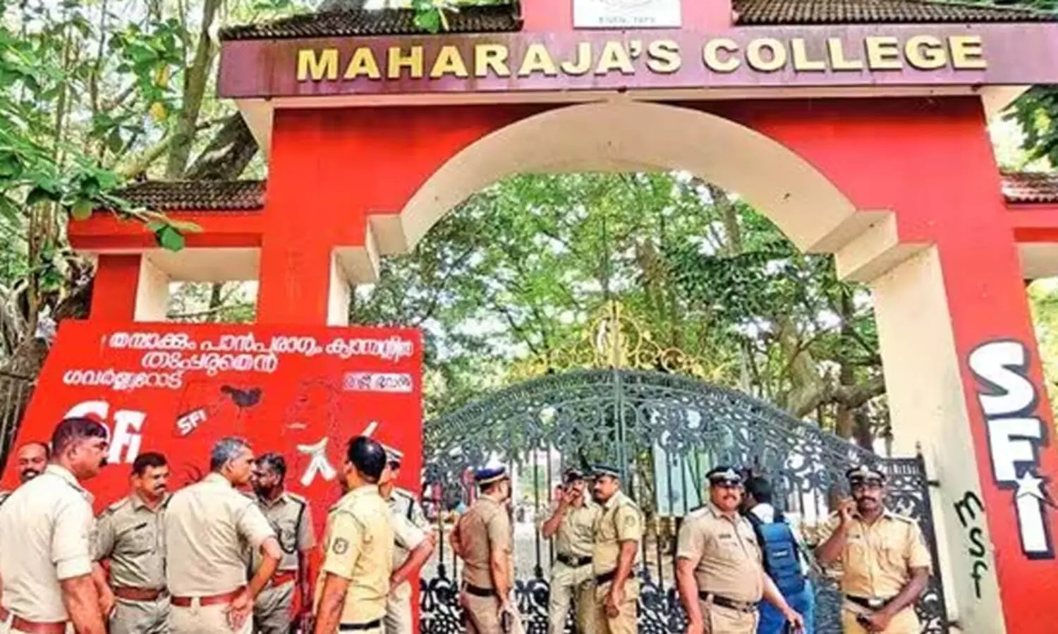 മഹാരാജാസ് കോളജിൽ ഇനി നിയന്ത്രണങ്ങൾ കടുക്കും;  വൈകിട്ട് ആറിന് ശേഷം വിദ്യാർഥികൾക്ക് കാമ്പസിൽ തുടരാനാവില്ല
