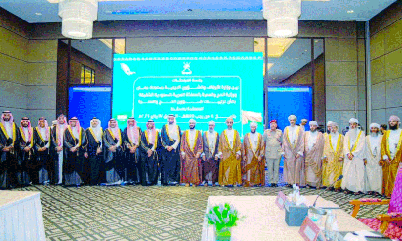 മസ്കത്തിൽനടന്ന ഒമാൻ-സൗദി മന്ത്രിമാരുടെ യോഗത്തിൽനിന്ന് മസ്കത്തിൽനടന്ന ഒമാൻ-സൗദി മന്ത്രിമാരുടെ യോഗത്തിൽനിന്ന്