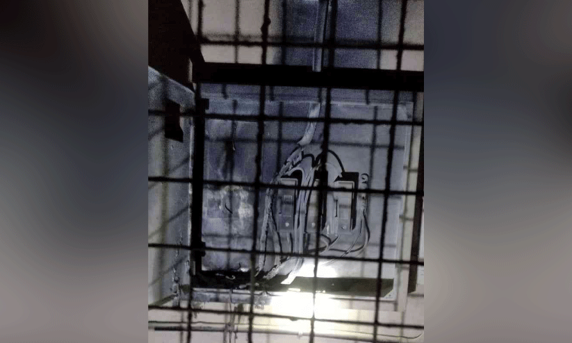 തീപിടിത്തത്തില് കത്തിക്കരിഞ്ഞ ബോര്ഡുകളും ഇ.എല്.സി.ബിയും തീപിടിത്തത്തില് കത്തിക്കരിഞ്ഞ ബോര്ഡുകളും ഇ.എല്.സി.ബിയും